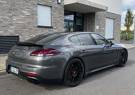 Porsche Panamera GTS/V8 Facelift mit Approved Garantie Scheckheft