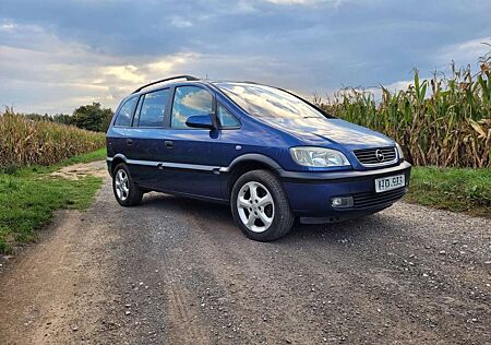 Opel Zafira 1.8 Elegance