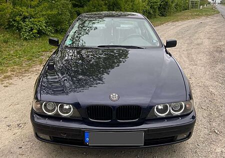 BMW 528i 528