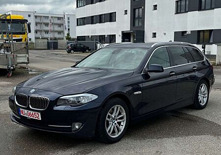 BMW 520 d Touring Head-up Kamera Leder Xenon Standhzg