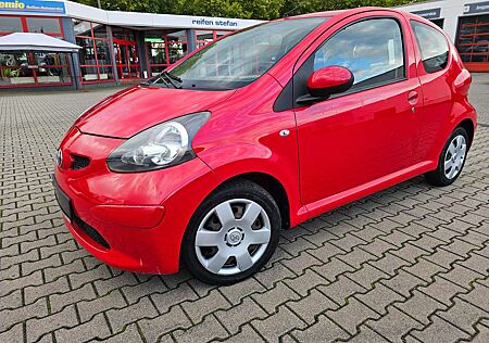 Toyota Aygo 3-Türer,2-Hand,Klima,ZV,el.F,Tüv10/27