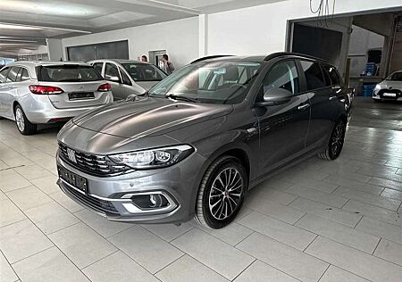 Fiat Tipo Kombi 1.5 GSE Hybrid Automatik Rückfahrkamera LED