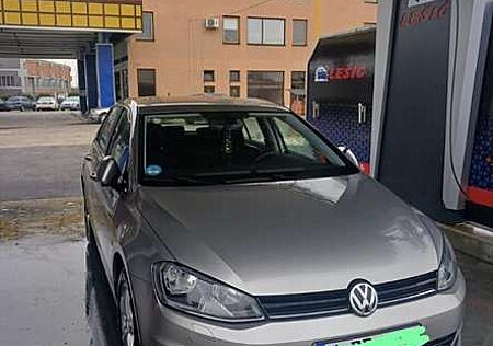 VW Golf Volkswagen 1.6 TDI 4Motion BlueMotion Technology Comfortline