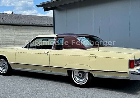 Lincoln Town Car Coupe 1 of 144 with only 35´000miles