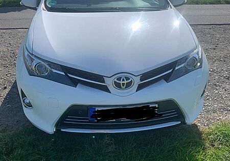 Toyota Auris 2.0 D-4D