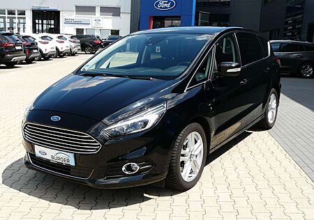 Ford S-Max "Titanium"