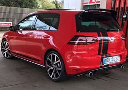 VW Golf GTI Volkswagen BlueMotion Technology DSG Clubsport