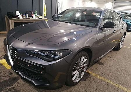 Alfa Romeo Giulia Ti Q4 Navi Matrix-LED dig.Cockpit R.Cam