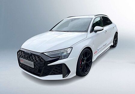 Audi RS3 quattro
