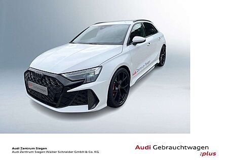 Audi RS3 quattro