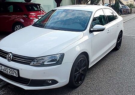 VW Jetta Volkswagen 1.4 TSI DSG Highline Leder Navi Standheizung