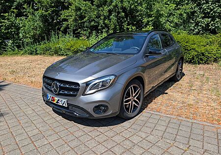 Mercedes-Benz GLA 250 4Matic 7G-DCT Urban