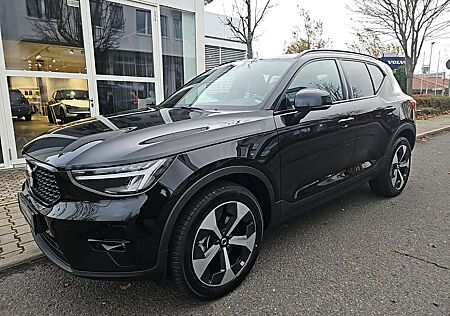 Volvo XC 40 XC40 B3 Plus Dark Mild Hybrid Benzin