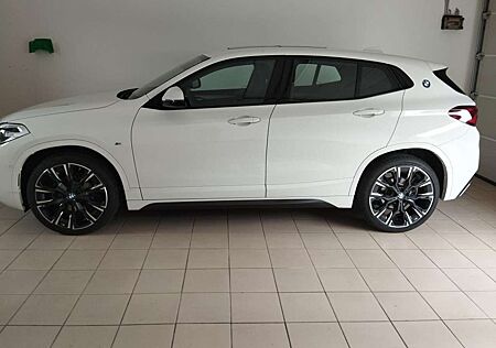 BMW X2 sDrive18d M SPORT AHK Panorama Komfortzugang