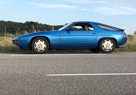 Porsche 928 S(I), 1980, 300PS.