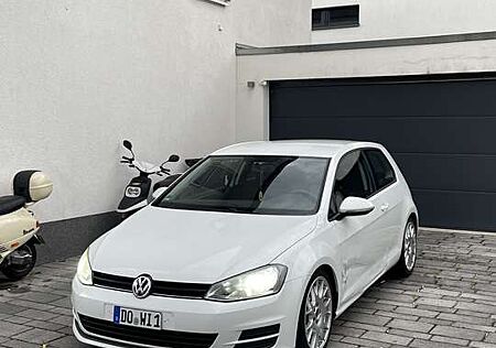 VW Golf Volkswagen 1.6 TDI BlueMotion Technology Trendline