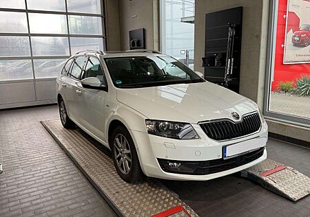Skoda Octavia Joy/1.Hand/Scheckheft/Panorama/Bi-Xenon/DSG/Kamera