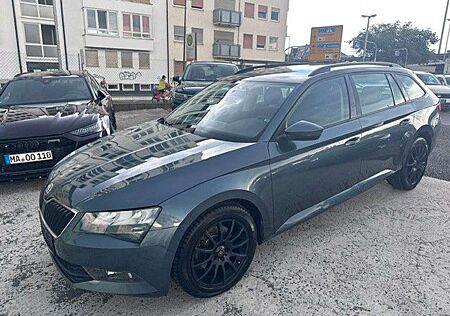 Skoda Superb Combi Active 2,0 TDI DSG*NAVI