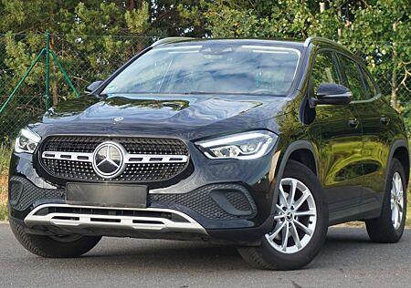 Mercedes-Benz GLA 180 LED/Wide-Screen/Qi/Ambiente/Leder