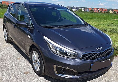 Kia Cee'd Ceed / 1.6 GDI ISG Dream-Team Edition Werksgarantie