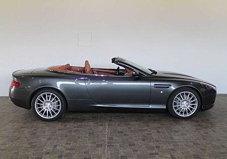 Aston Martin DB9 Volante V 12 Cabrio, Deutsche Auslieferung