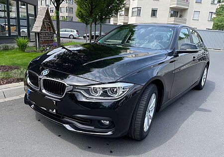 BMW 320 Advantage