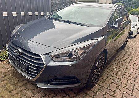 Hyundai i40 Kombi blue 1.7 CRDi Premium