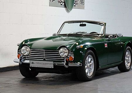 Triumph TR5 TR250 Roadster mit 3 x Doppelweber