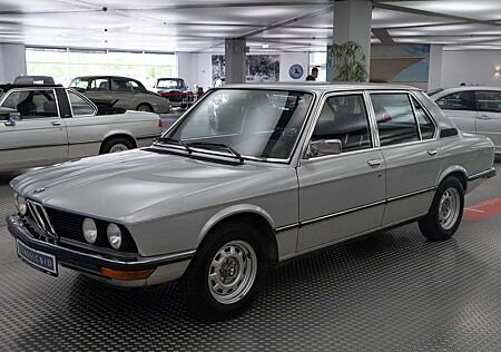 BMW 518