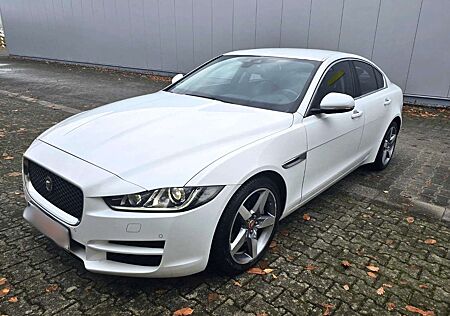 Jaguar XE Prestige*Kamera/Navi/Euro6/