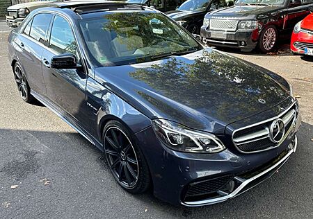 Mercedes-Benz E 63 AMG S 4Matic~PANO~H&K~LEDER