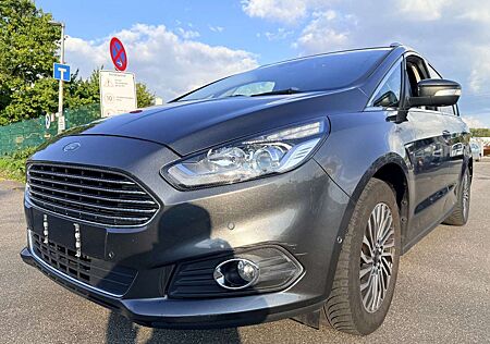 Ford S-Max Titanium / 7-Sitzer