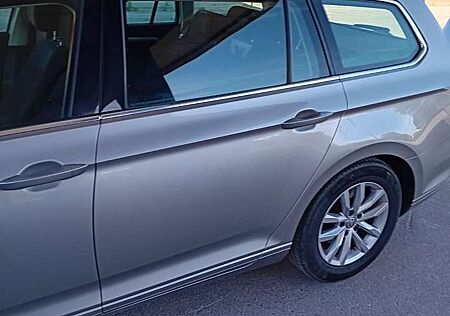 VW Passat Volkswagen 1.6 TDI (BlueMotion Technology) Trendline