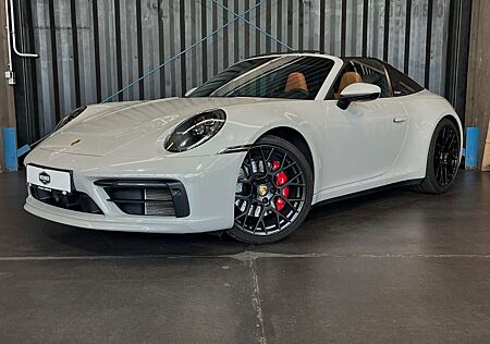 Porsche 911 Targa 4S (Heritage | Bose | Chrono)
