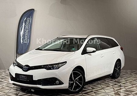 Toyota Auris Touring Sports Hybrid Team D