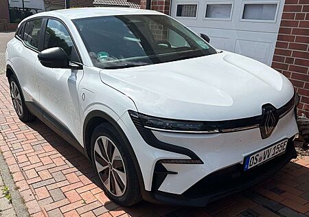 Renault Megane E-Tech Tech Paket Equilibre EV60 220hp optimum charg 5dr