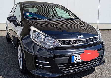 Kia Rio 1.4 Dream Team Edition