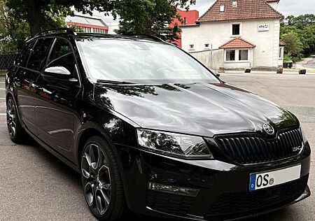 Skoda Octavia RS Combi 2.0 TSI AHK Leder Navi Panorama 19Zoll