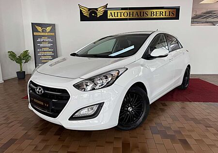 Hyundai i30 Blue Trend/2.HND/EURO6/SH/NAV/KLIMA/SHZ/KMRA