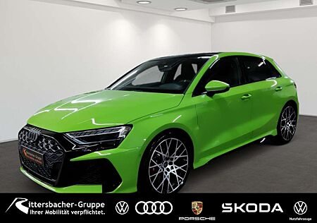 Audi RS3 .