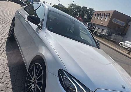 Mercedes-Benz E 200 d 9G-TRONIC SCHECKHEFTGEPFLEGT