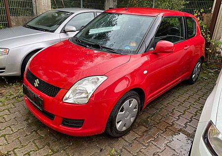 Suzuki Swift 1.3 Scheckheft unfallfrei Klima Tuv neu 2Hd 8-fach