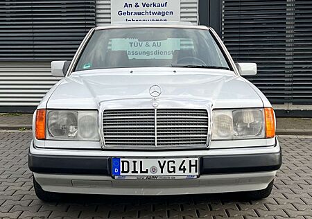 Mercedes-Benz E 200 Lim Schiebedach H-Zulassung Gelegenheit !!
