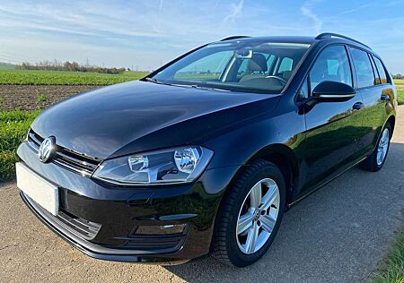 VW Golf Variant Volkswagen viele EXTRAS / wenig km / sehr gepflegt