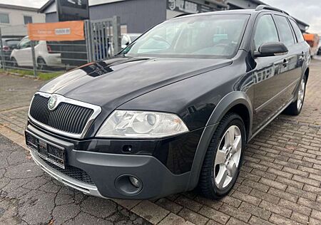 Skoda Octavia Combi Scout 4X4 TÜV NEU AHK XENON 2.HAND