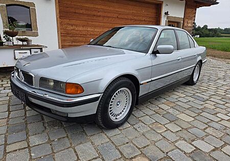 BMW 750 i Xenon H-Kennzeichen Oldtimer Top Zustand