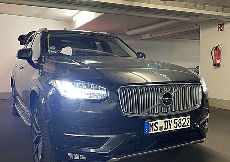 Volvo XC 90 XC90 D5 AWD R Design 360 Kamera,7 Sitzer, Pano,Harman/K