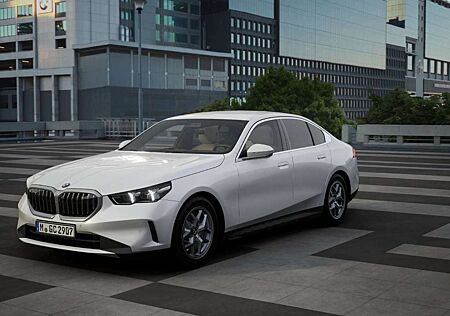 BMW 520 d xDrive Limousine ACC LED SpurAss 360° HiFi