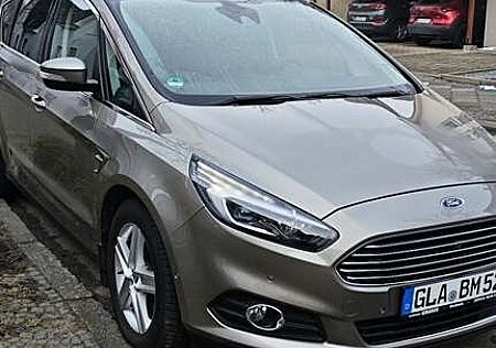 Ford S-Max Titanium AWD