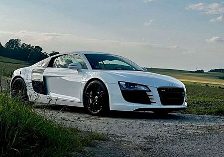 Audi R8 Coupe 4.2 quattro Schalter B&O Carbon Keramik